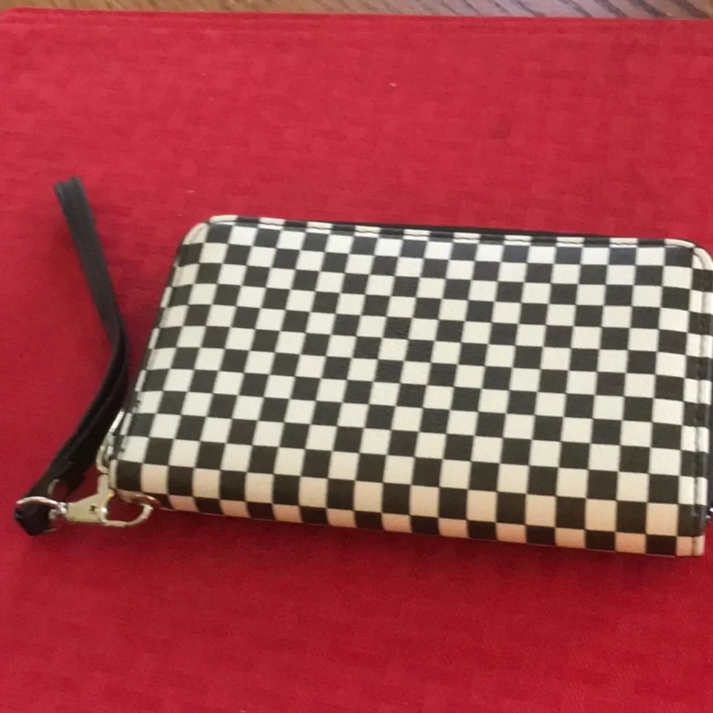 Checkerboard wristlet purse - Picture 2 of 4